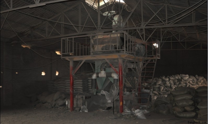 馬躍防火涂料有限公司生產(chǎn)車(chē)間場(chǎng)景